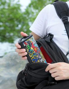 Mifa A10+ Víz és esőálló Bluetooth hangszóró graffiti art 2020 modelév, IPX7 vízálló Bluetooth hangszóró