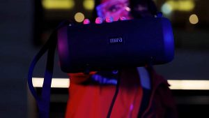 Mifa A90 IPX8 vízálló, hordozható Bluetooth hangszóró RGB színváltós
