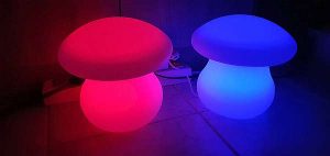 ledes gomba formájú kertilámpa, kültéri RGB, távirányítós dekorációs gombalámpa, töltés közben 600