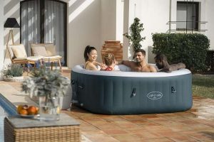 Lay-Z-Spa Ibiza AirJet, az egyik legkedvezőbb árú szögletes formájú, felfújható jakuzzi 180x180x66 cm 4-6 fő részére