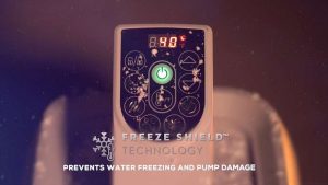 PRÉMIUM FUNKCIÓK MINDEN LAY-Z-SPA-BAN Hőszigetelő felfújható fedél és megerősített fedél biztonsági rögzítőkapcsokkal, energiatakarékos időzítő, Freeze Shield™ technológia, földzárlat-érzékelő rendszer, ChemConnect™ vegyszeradagoló, digitális kijelzőpanel és beépített pohártartók