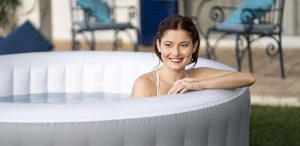 Lay-Z-Spa St.Lucia AirJet pillanatok alatt összeállítható pezsgőfürdő medence, 2-3 személy részére, gyors vízfelfűtési rendszer
