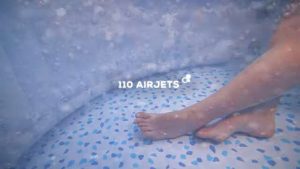 Lay-Z-Spa St.Lucia AirJet pillanatok alatt összeállítható pezsgőfürdő medence, 2-3 személy részére, gyors vízfelfűtési rendszer, 110 darab meleg levegőbefúvás