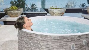 Lay-Z Spa Vancouver WiFi felfújható jakuzzi AirJet Plus 3-5 személyes