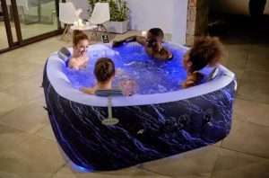 60261 LAY-Z-SPA® Hawaii AirJet™ LED WiFi pezsgőfürdő 180 x 180 x 66 cm fekete márvány (2024)