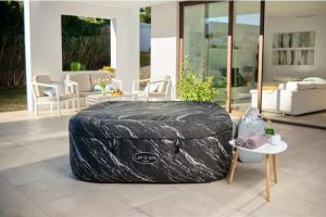 LAY-Z-SPA® Hawaii LED AirJet™ WiFi pezsgőfürdő 180 x 180 x 66 cm-höz felső fekete márvány színű műbőr huzat (2024) P07711