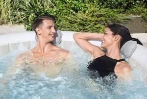 LAY-Z-SPA® Xtras párnázott nyakpárna Hollywood, Santorini, Dominica, Cabo és San Francisco pezsgőfürdőkhöz 60316