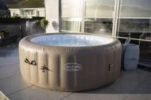 60017 Lay-Z-Spa palm springs airjet felfujhato 4 - 6 személyes pezsgőfürdő 196x71 cm
