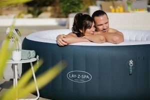 LAY-Z-SPA® Miami AirJet™ EnergySense® energiatakarékos felfújható 4-6 személyes pezsgőfürdő 196x66 cm 6001D